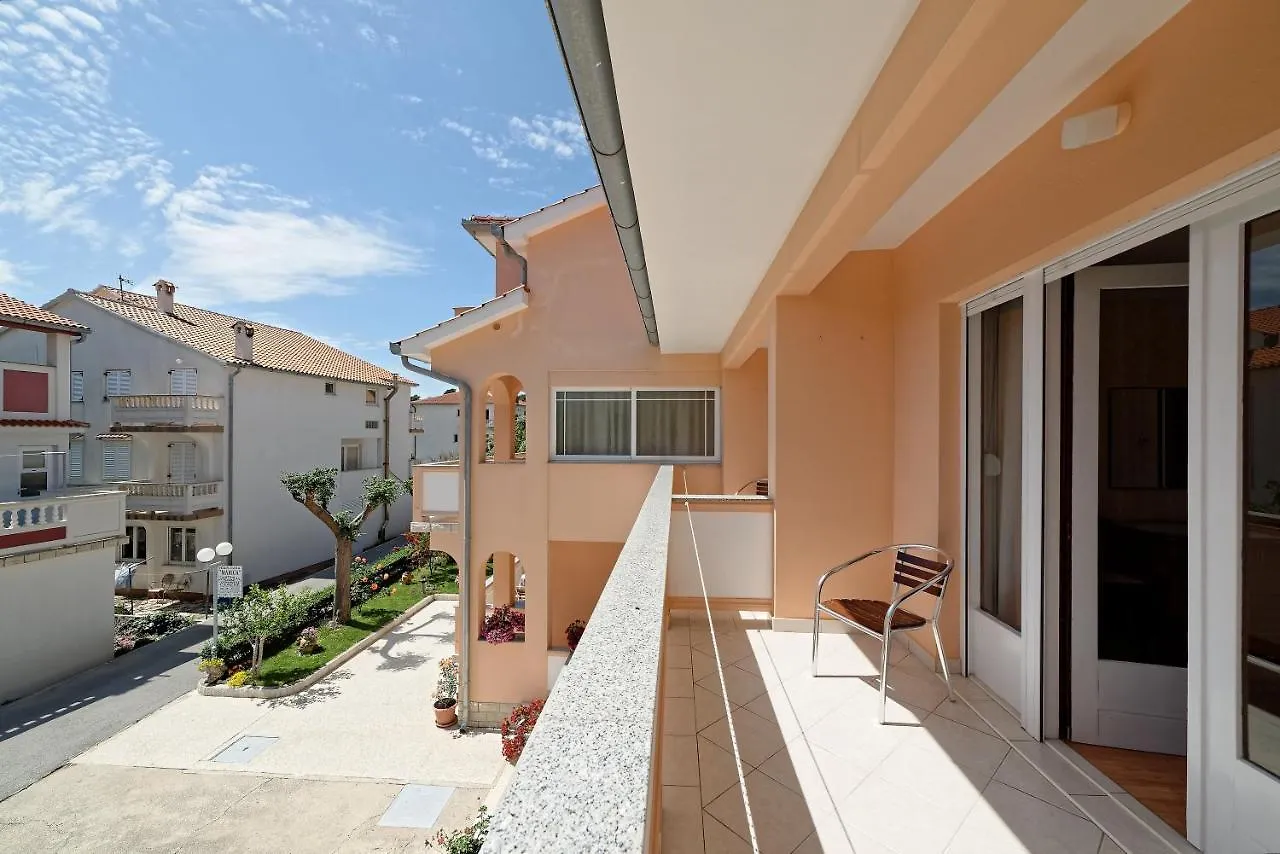 Apartments With A Parking Space Palit, Rab - 4970