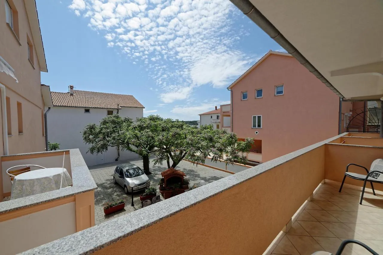 Apartments With A Parking Space Palit, Rab - 4970  Palit