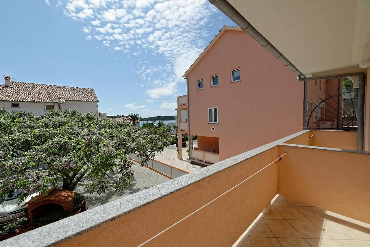 Apartments With A Parking Space Palit, Rab - 4970 Palit