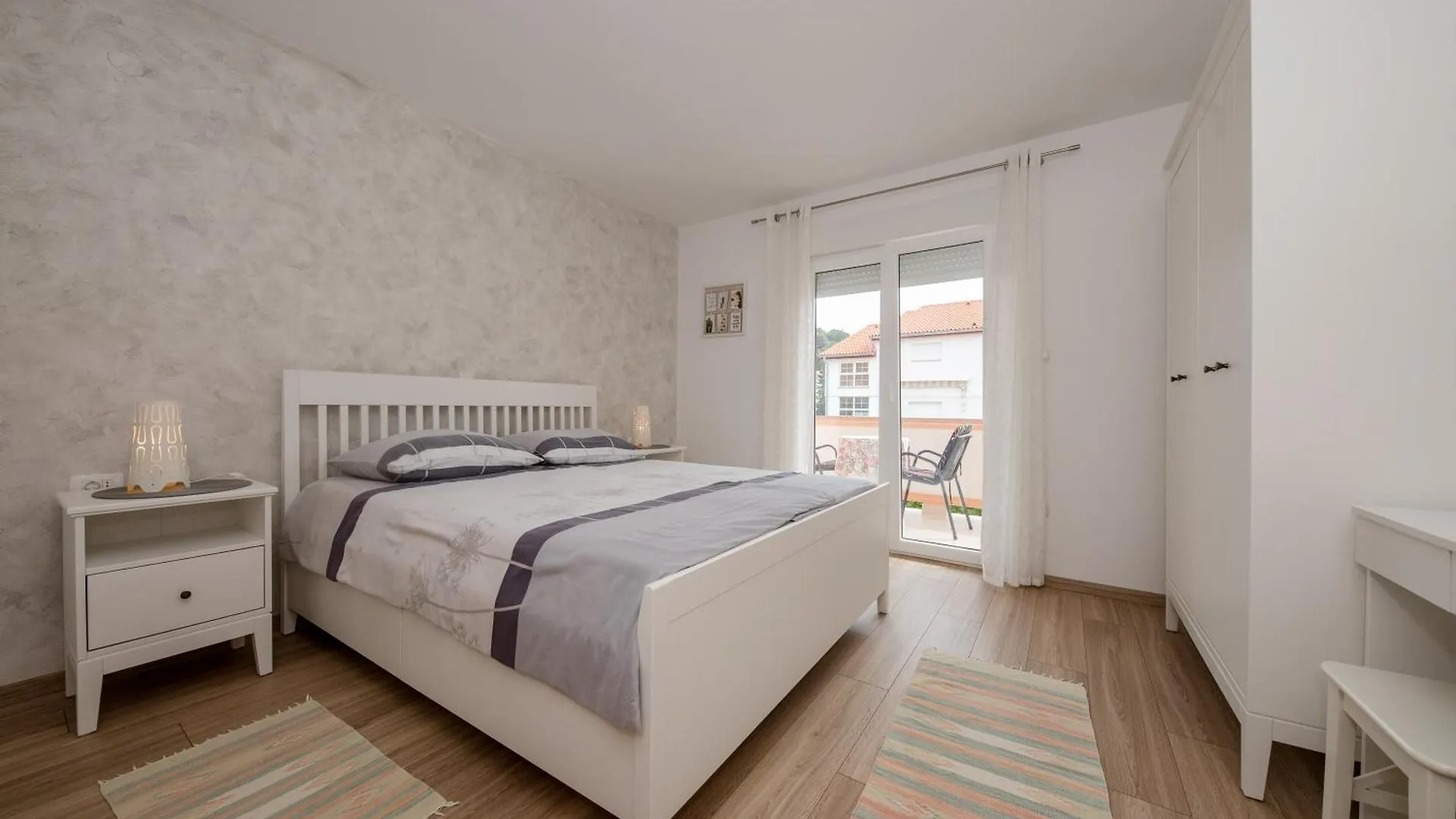 Apartments With A Parking Space Palit, Rab - 4970