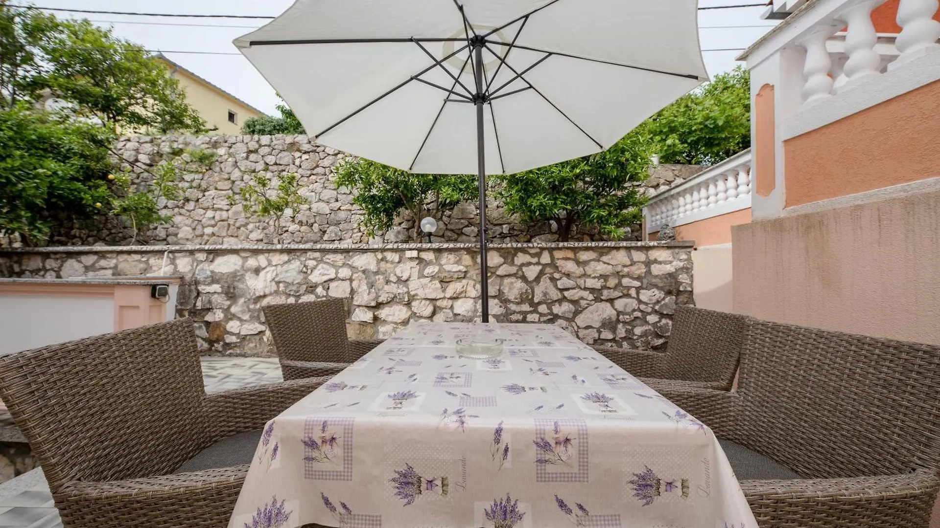 Apartments With A Parking Space Palit, Rab - 4970 0*, Palit