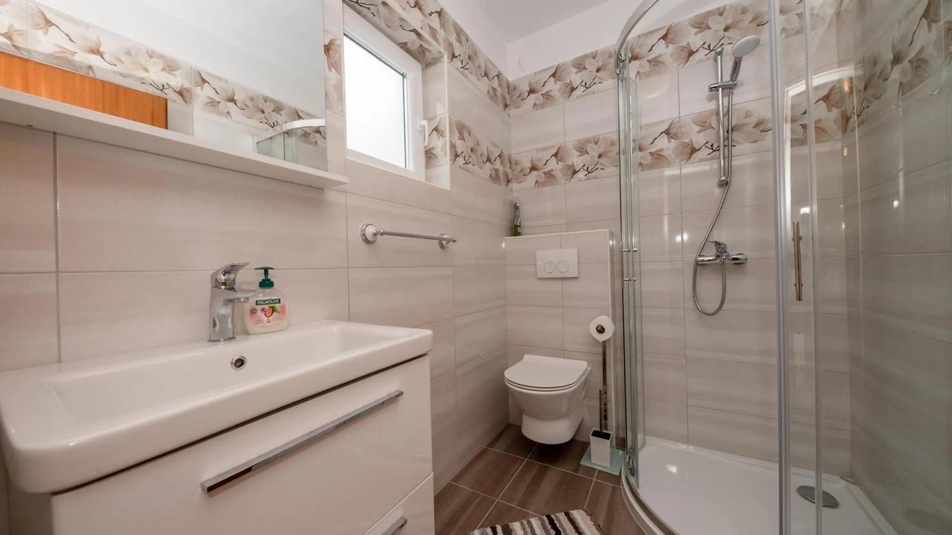 Apartments With A Parking Space Palit, Rab - 4970  Palit