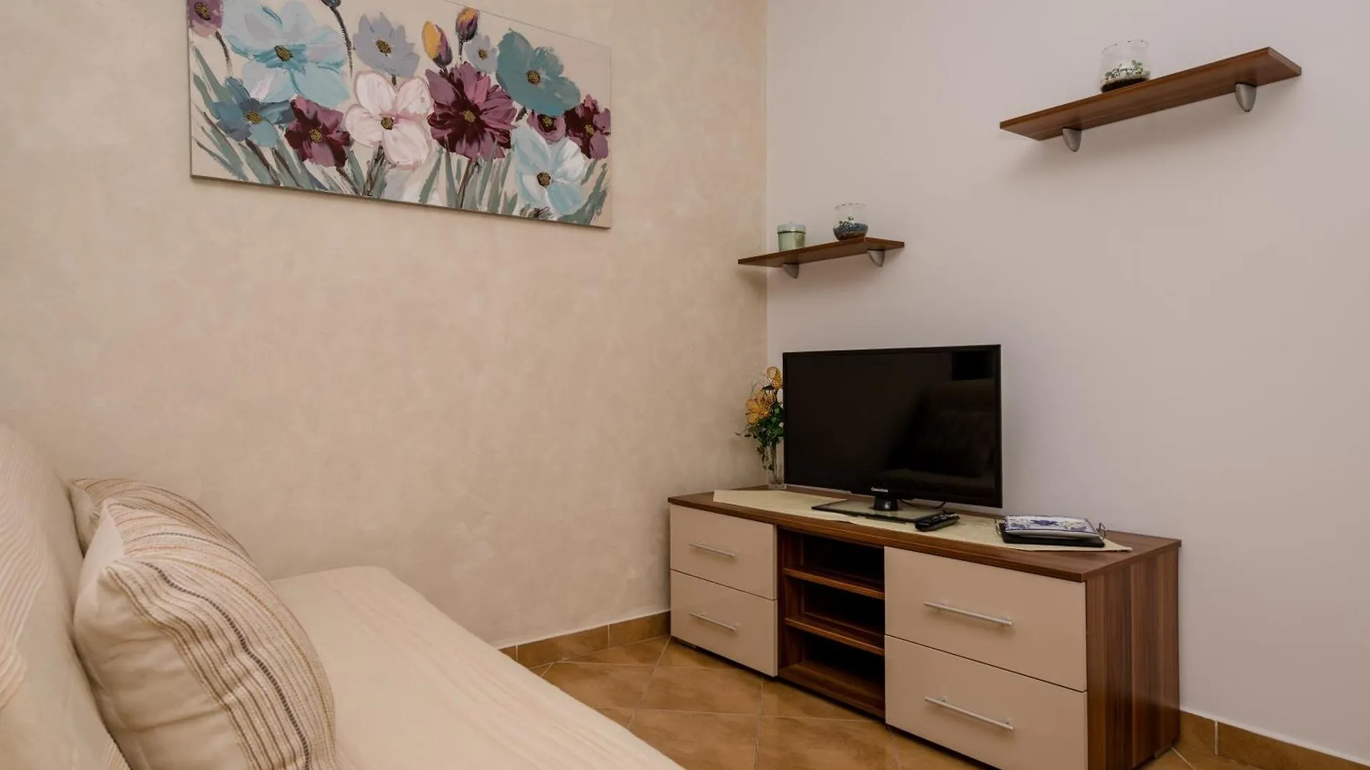Apartments With A Parking Space Palit, Rab - 4970