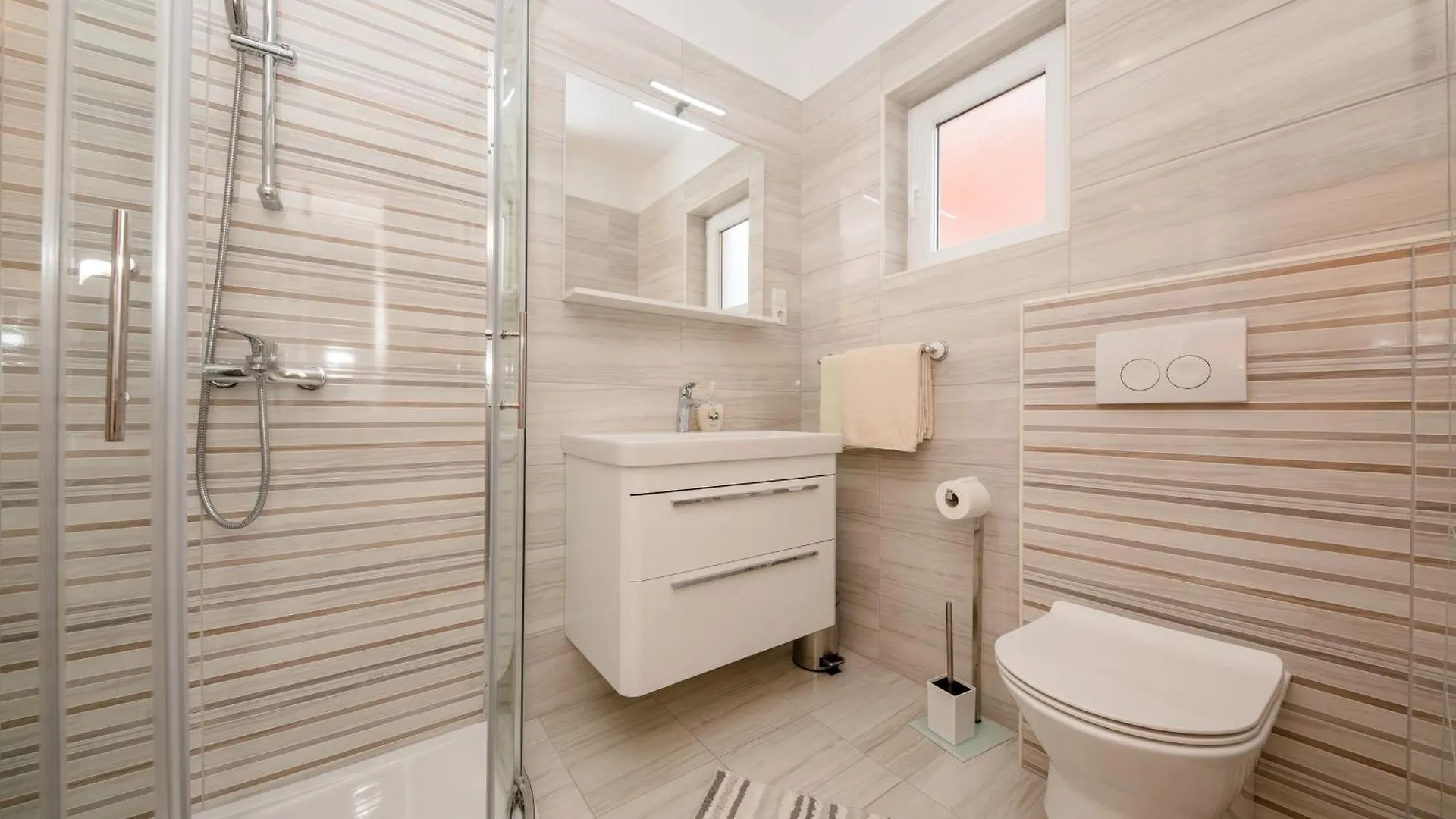 Apartments With A Parking Space Palit, Rab - 4970