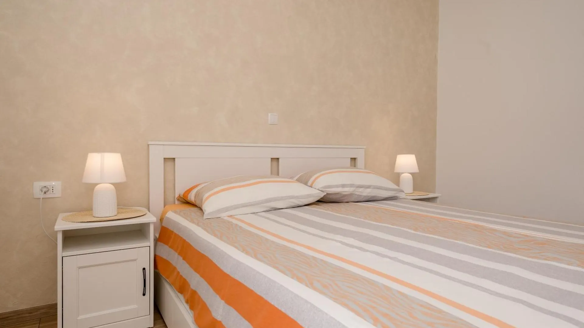 Apartments With A Parking Space Palit, Rab - 4970 Hırvatistan