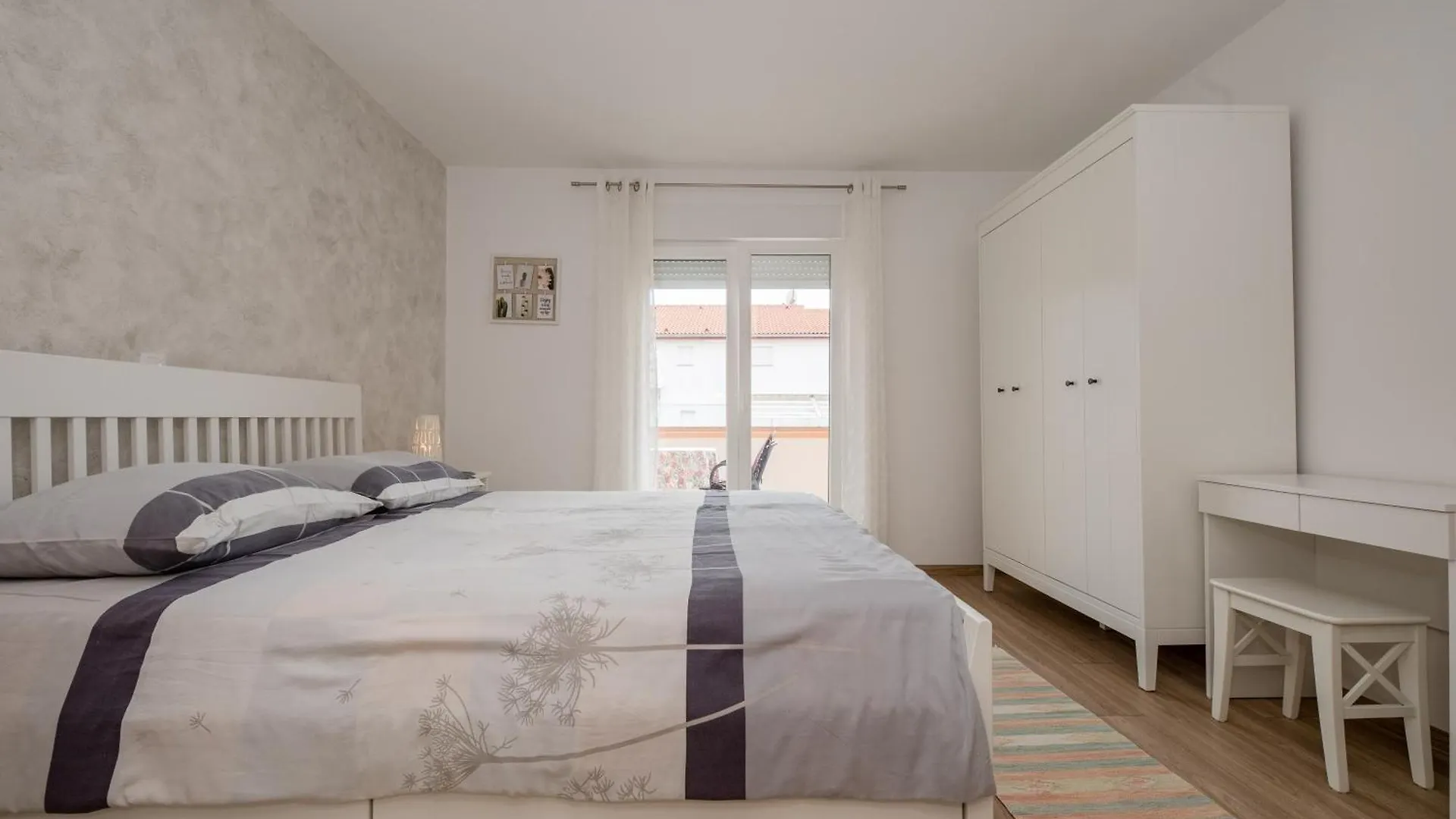 Apartments With A Parking Space Palit, Rab - 4970 0*, Palit