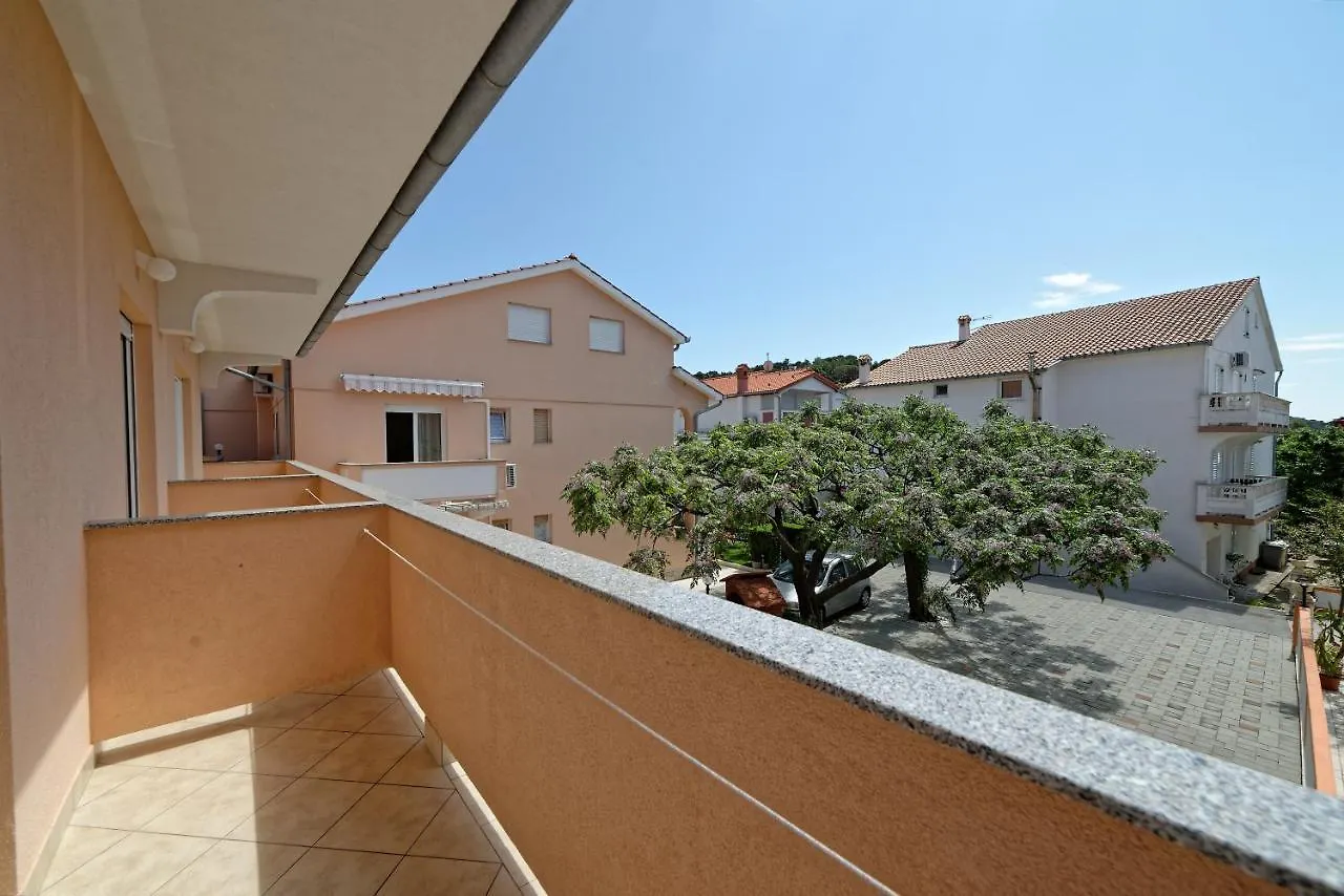Apartments With A Parking Space Palit, Rab - 4970 0*, Palit Croatia